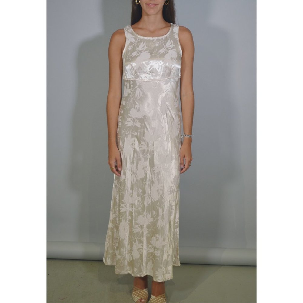 ALL THAT JAZZ white floral maxi dress.